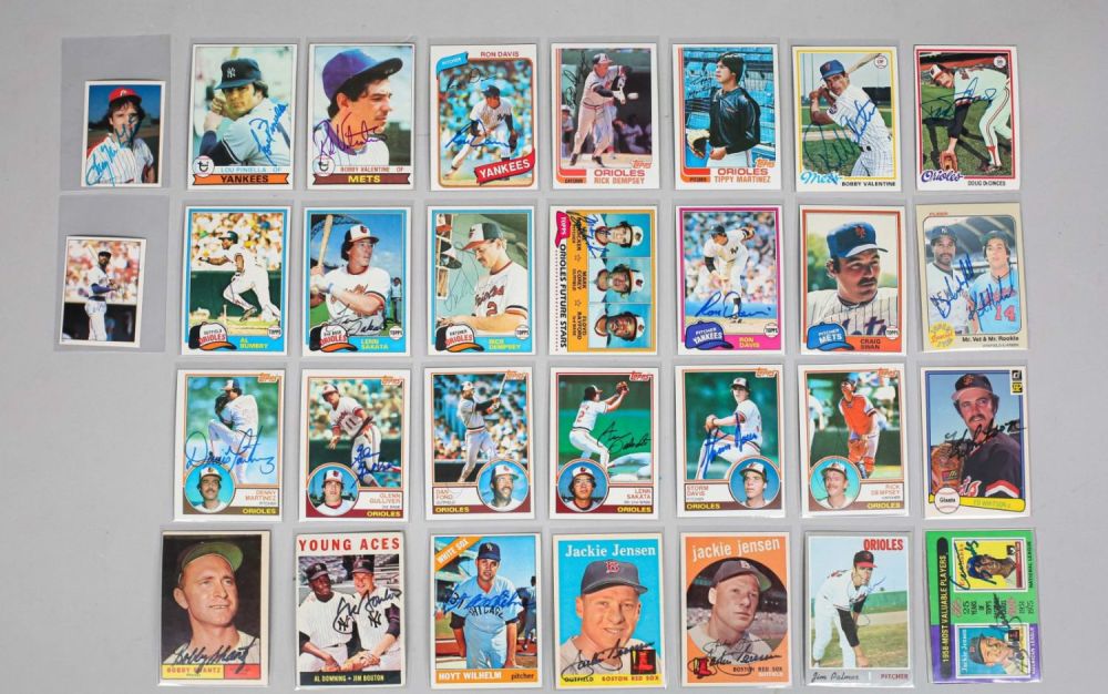 Lot 158: 31 Signed Baseball Cards