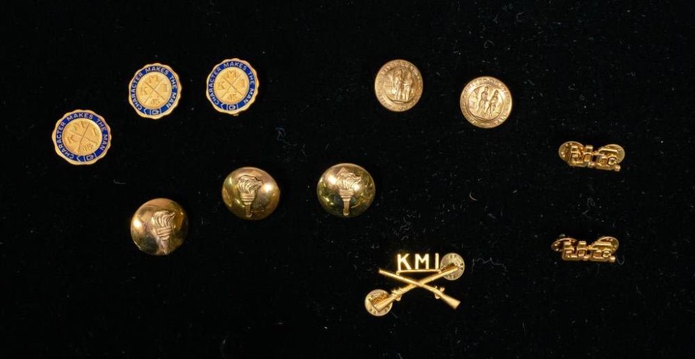 Lot 230: 11 KMI and ROTC Pins and Buttons