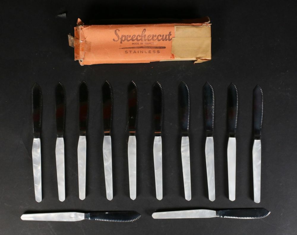 Lot 246: 12 Mother of Pearl Handled Knives