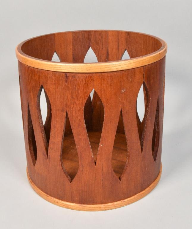 Lot 317: Staved Teak Dansk Magazine Rack