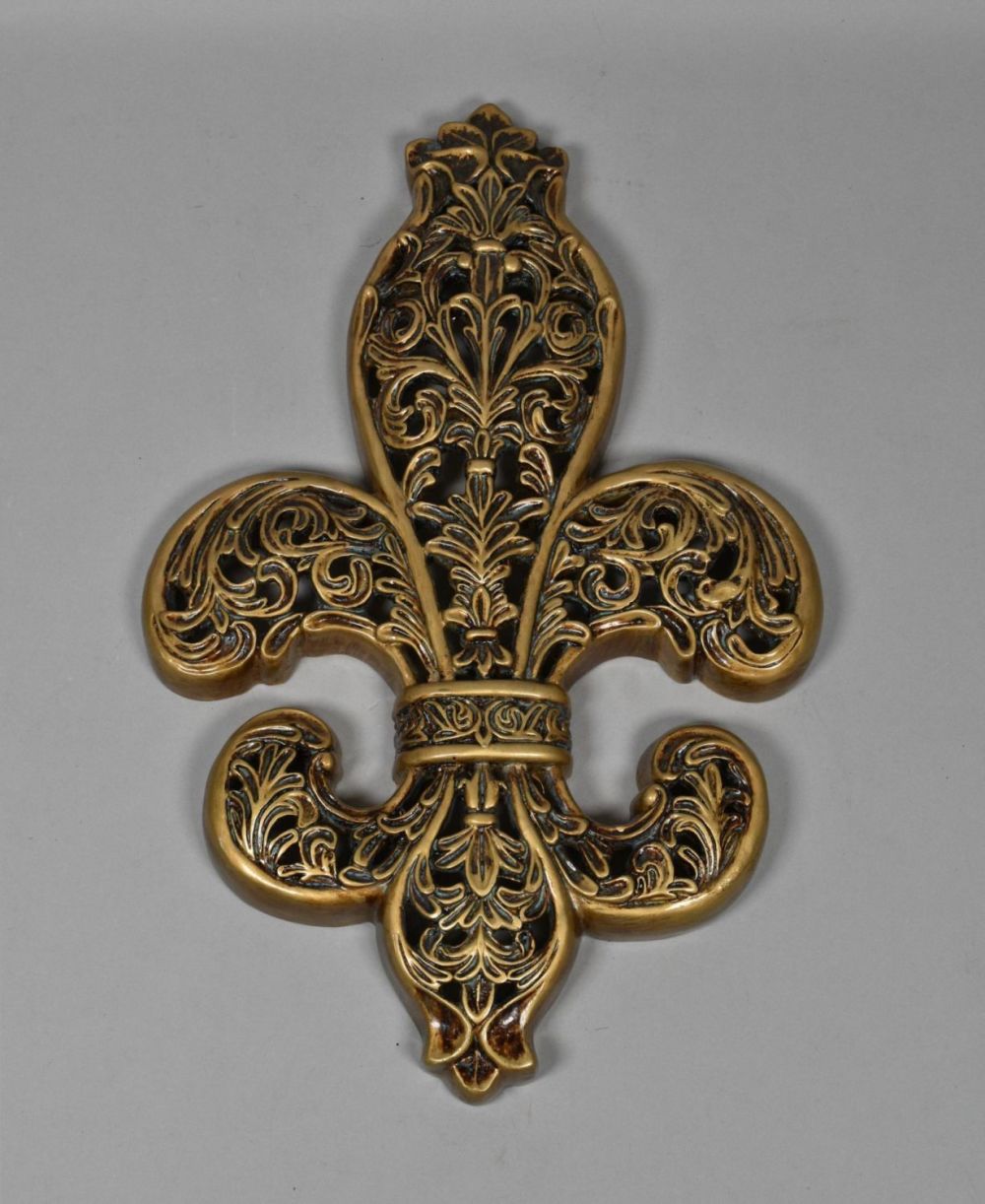 Lot 325: Fleur De Lis Wall Plaque