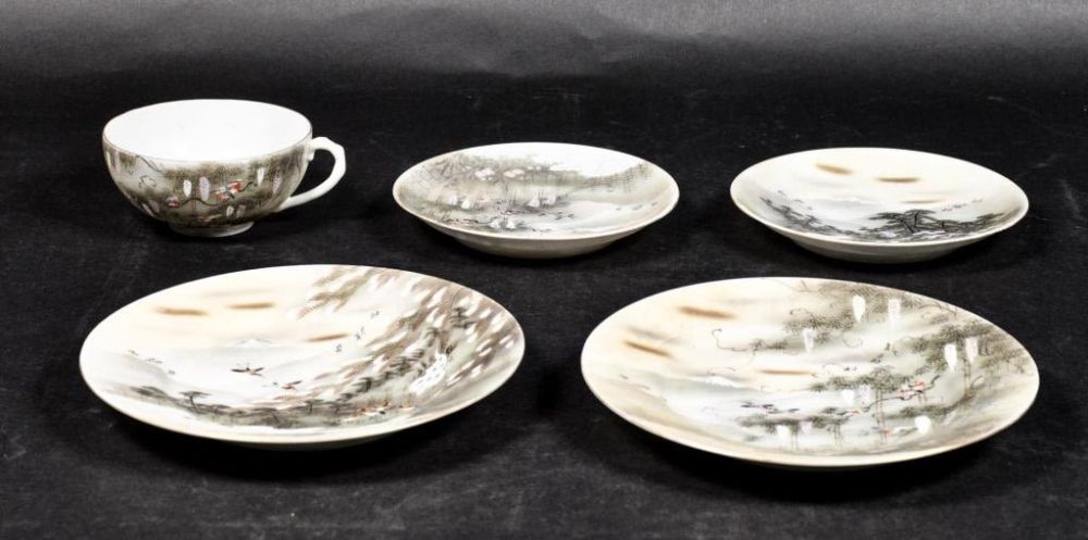 Lot 388: 5 Pieces Kutani Porcelain