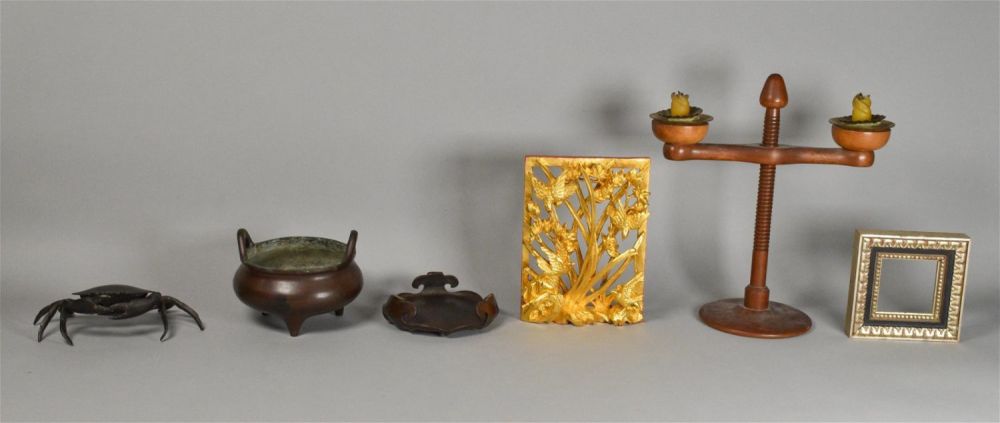 Lot 156: Group of 6 Decorative Accessories