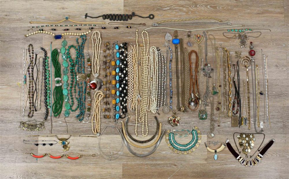 Lot 211: Grouping of Costume Jewelry Necklaces