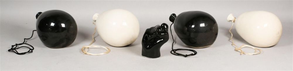 Lot 360: Dyer Pottery Balloon Wall Sculpture