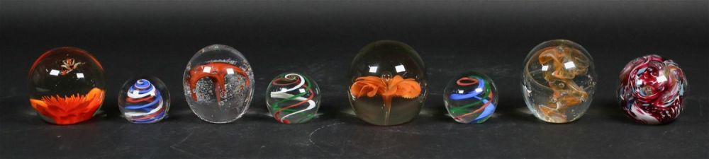 Lot 390: 7 Art Glass Paperweights