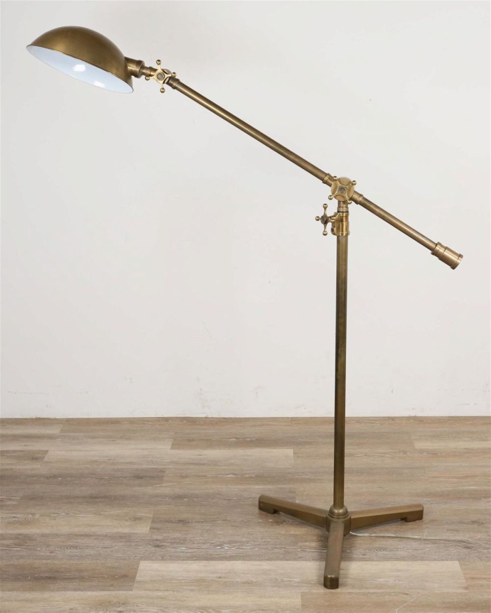 Lot 294: Ralph Lauren Style Cantilever Floor Lamp