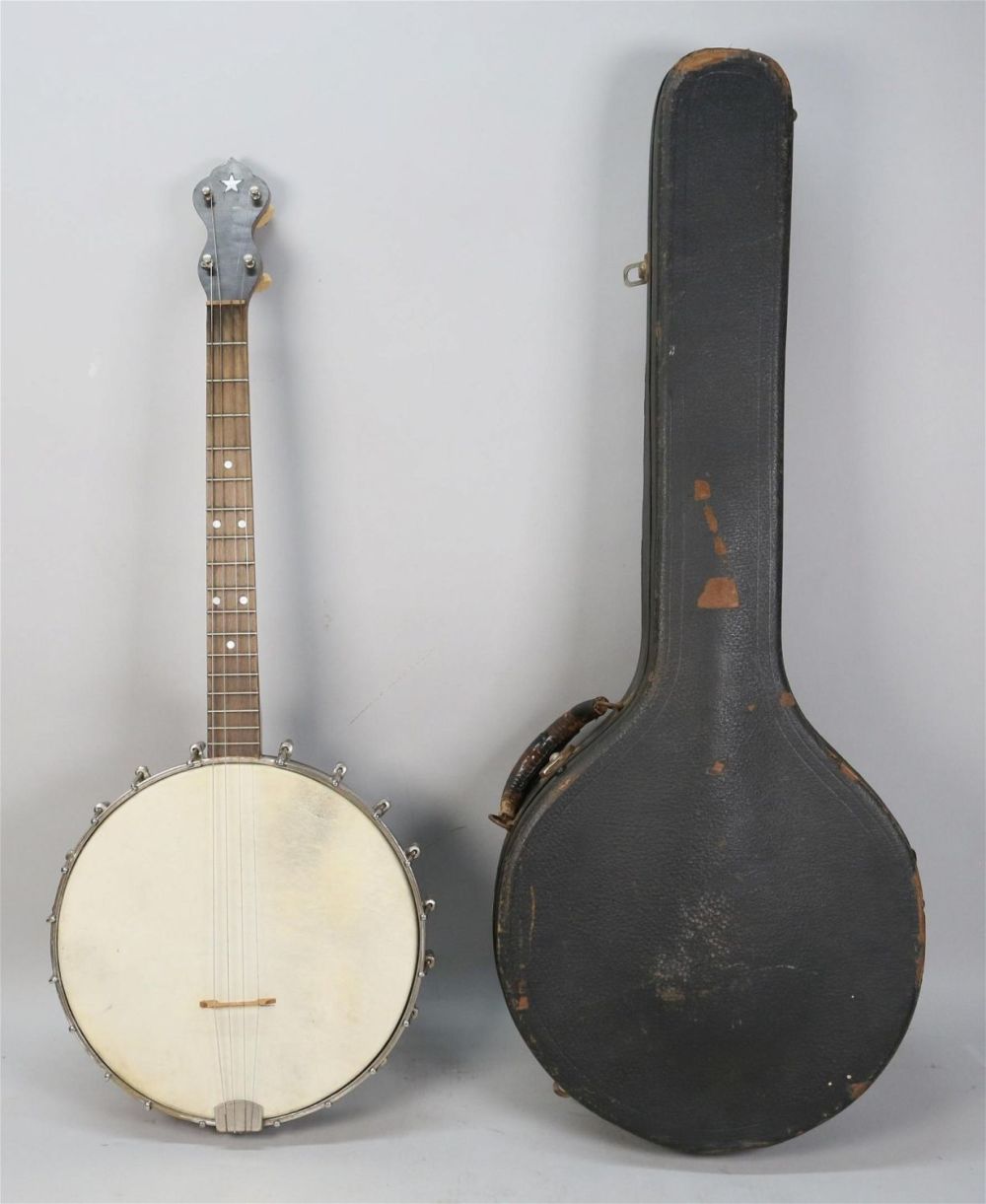 Lot 303: Four String Tenor Banjo