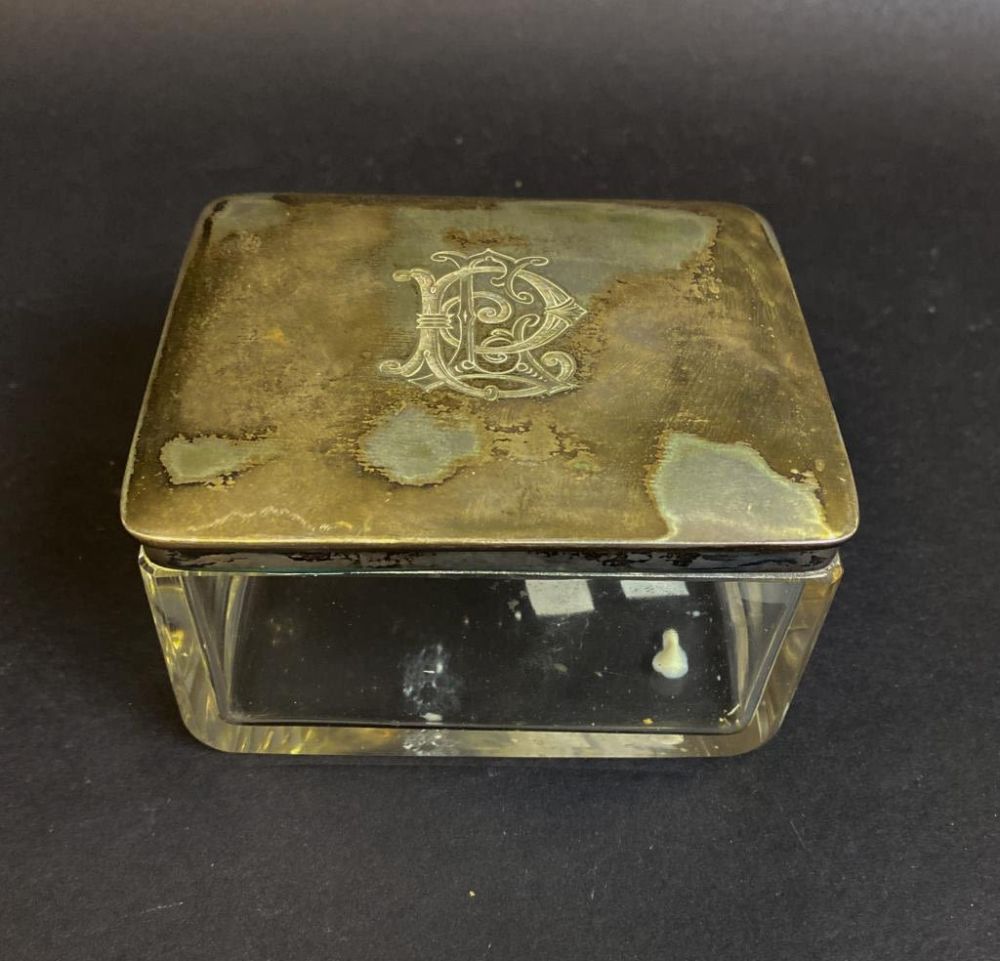 Lot 310: Crystal Box With 800 Silver Lid