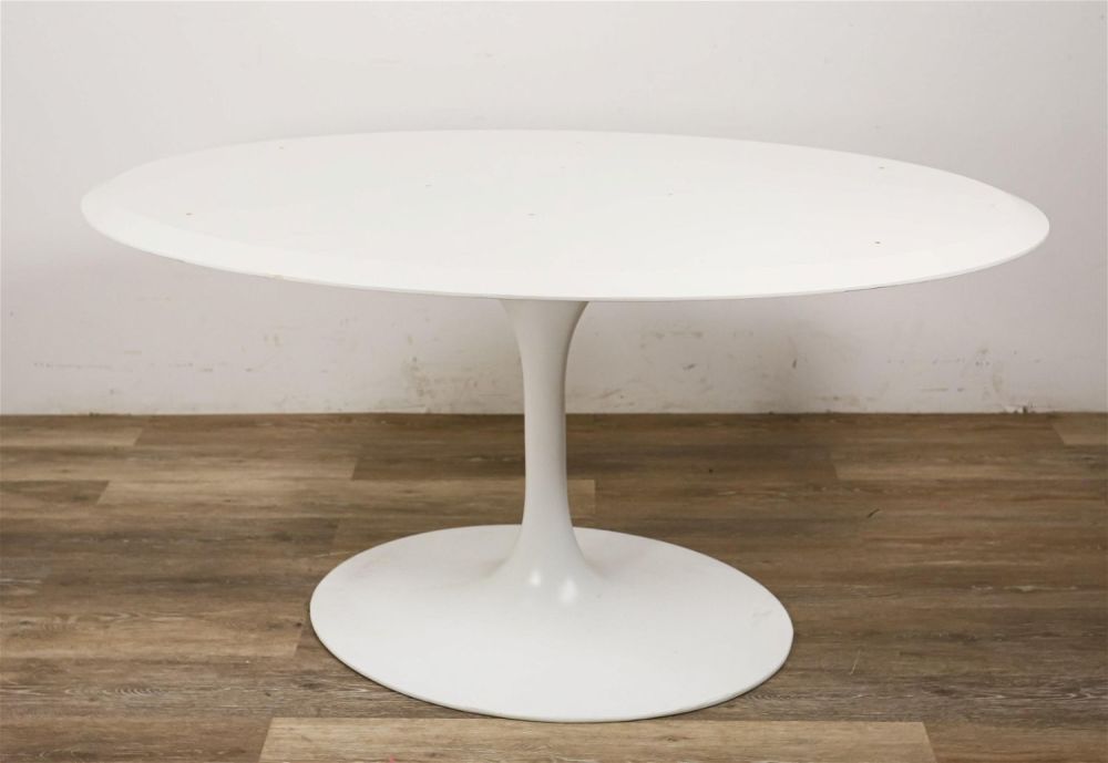Lot 225: Eero Saarinen Style Tulip Form Dining Table