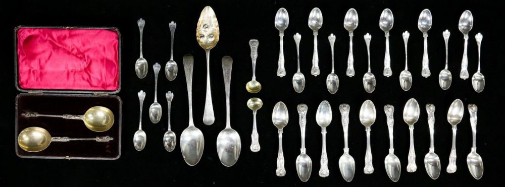 Lot 238: 34 Pieces English Sterling Flatware