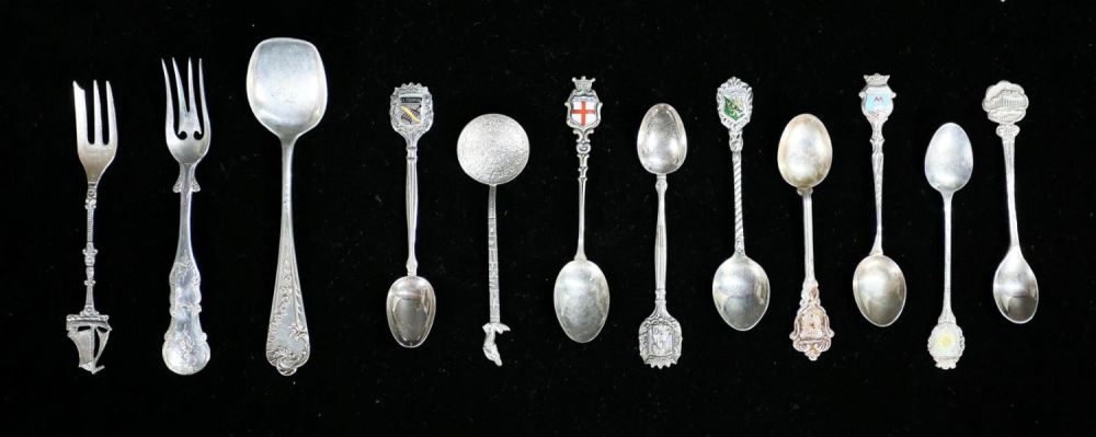 Lot 244: 12 800 Silver Spoons & Forks