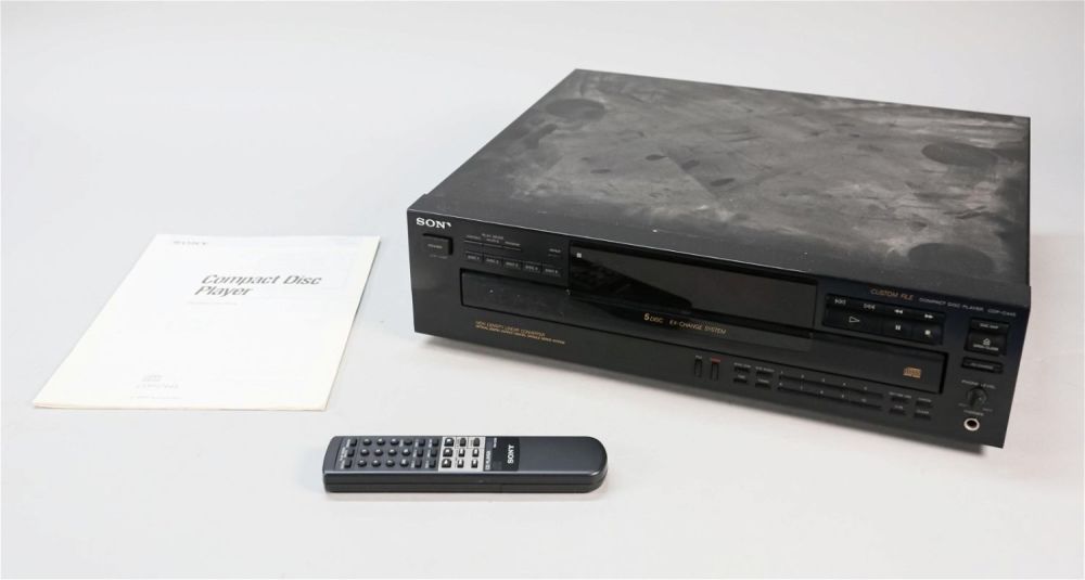 Lot 383: Sony CDP-C445 5 CD Player