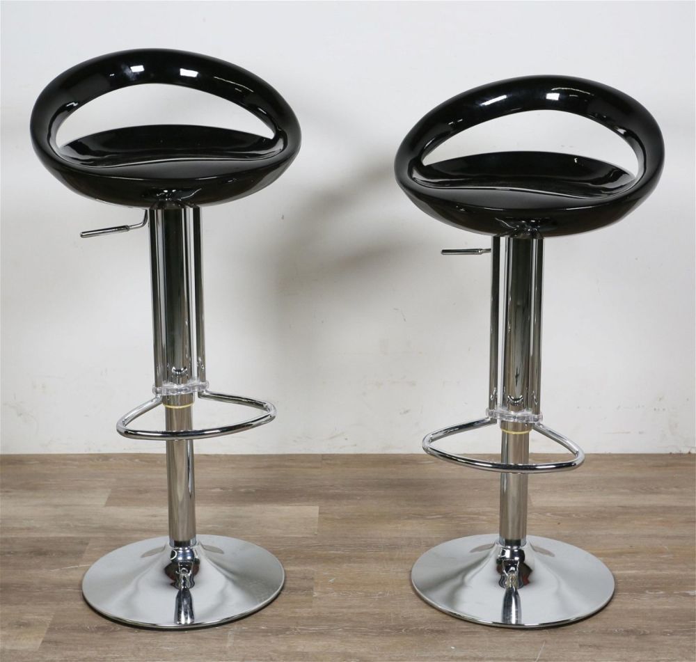 Lot 157: Pair of Mid Century Googie Style Bar Stools