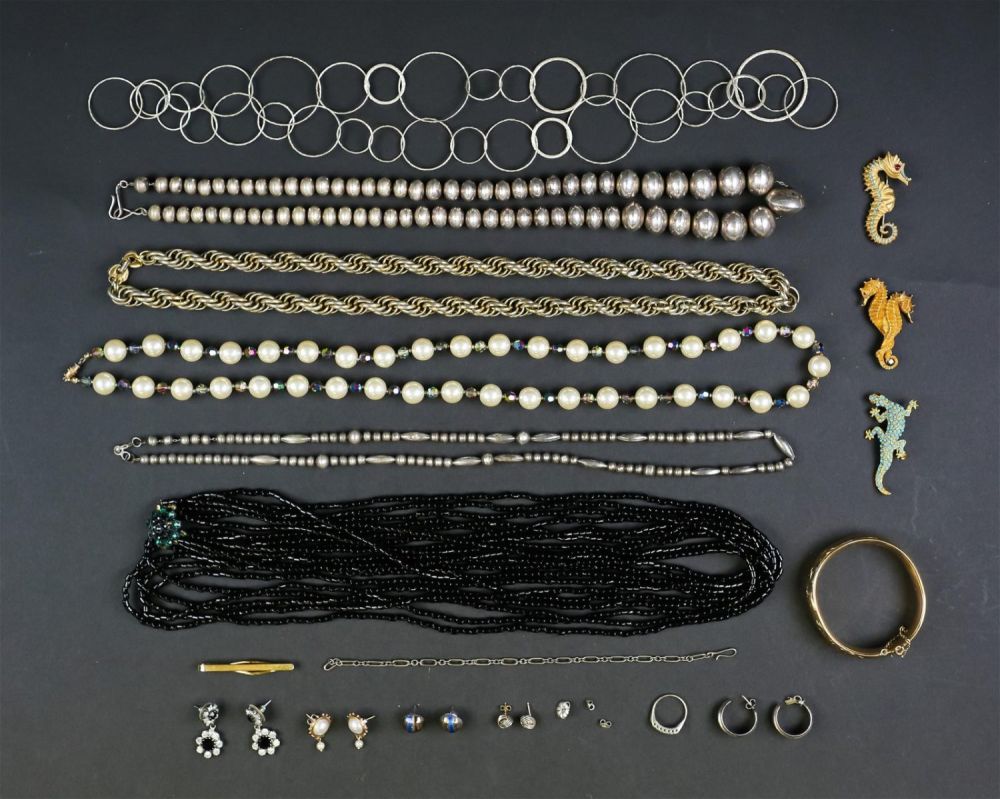 Lot 180: Lot of Costume & Beaded Jewelry