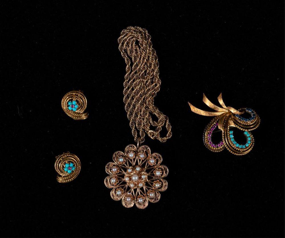Lot 374: Lot of 14k & 18k Gold Jewelry