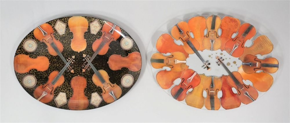 Lot 411: 2 Pablo Manzoni Glass Trays Violins