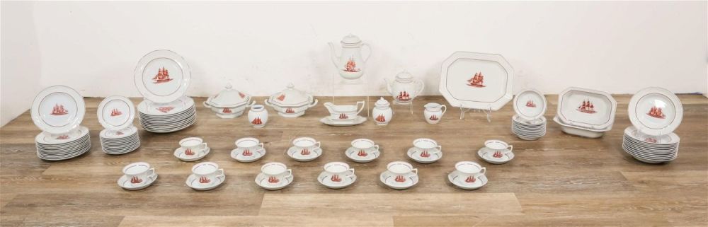 Lot 419: 95 Pieces Wedgwood Flying Cloud Dinnerware