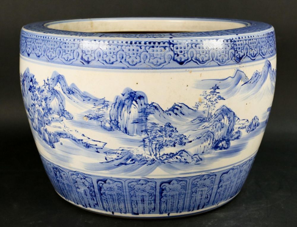 Lot 352: Chinese Porcelain Fishbowl