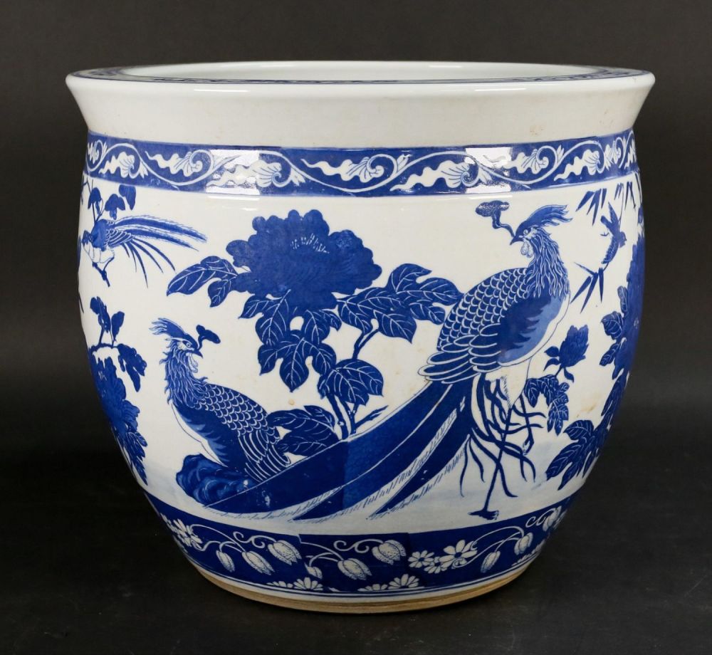 Lot 353: Chinese Porcelain Fishbowl