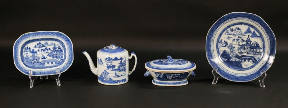 Lot 358: 4 Pieces Canton Chinese Porcelain