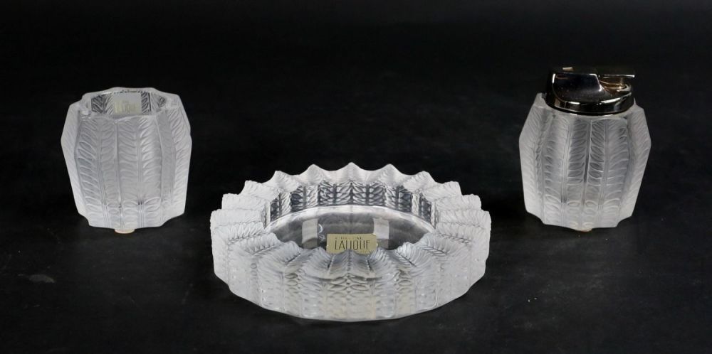Lot 368: 3 Piece Lalique France Jamaique Smoking Set