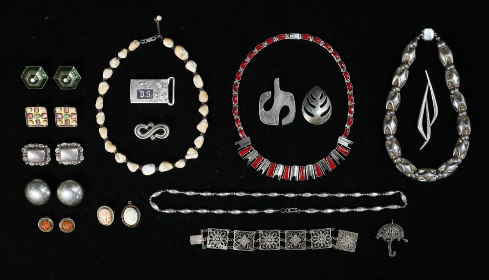 Lot 377: Grouping of Sterling Silver Jewelry