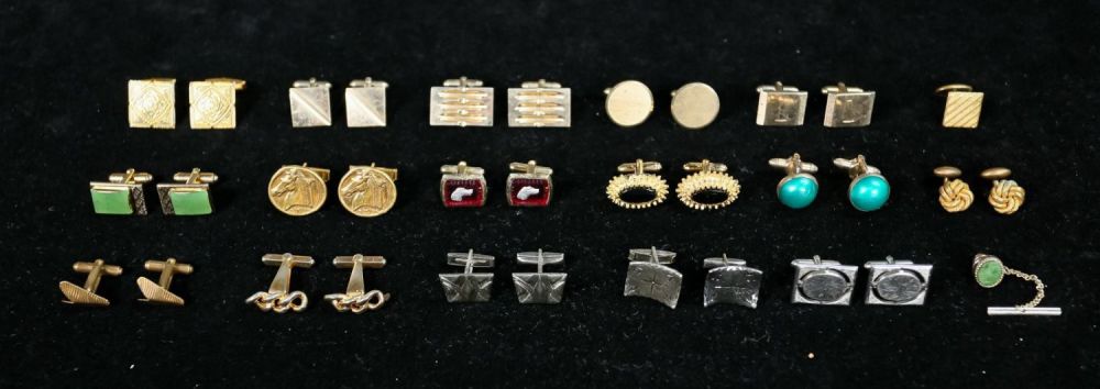 Lot 380: Collection of Men's Cufflinks
