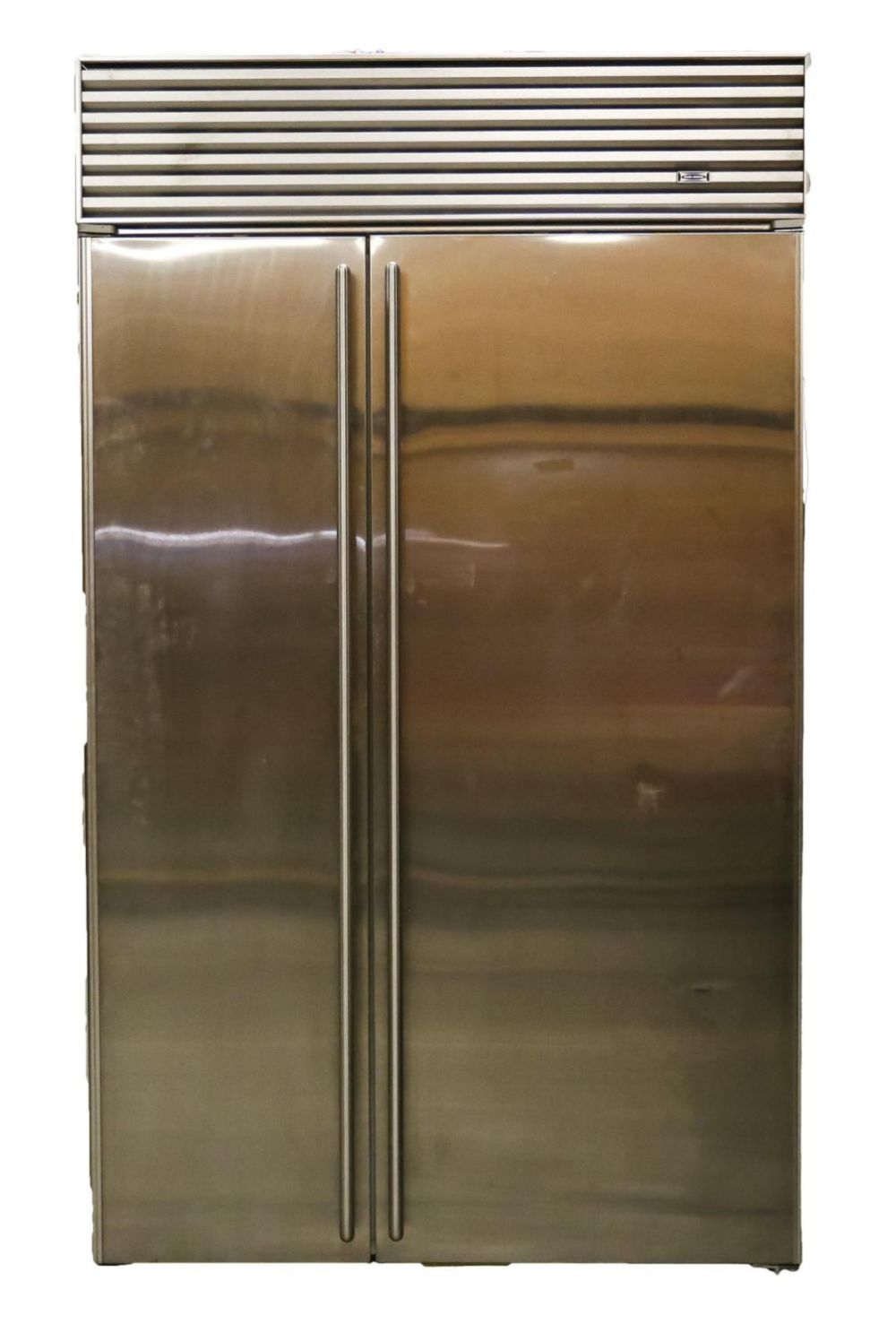 Lot 347: Sub-Zero Refrigerator and Freezer Model 532SS
