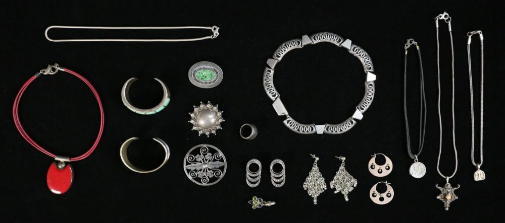 Lot 297: Lot of Sterling Silver Jewelry