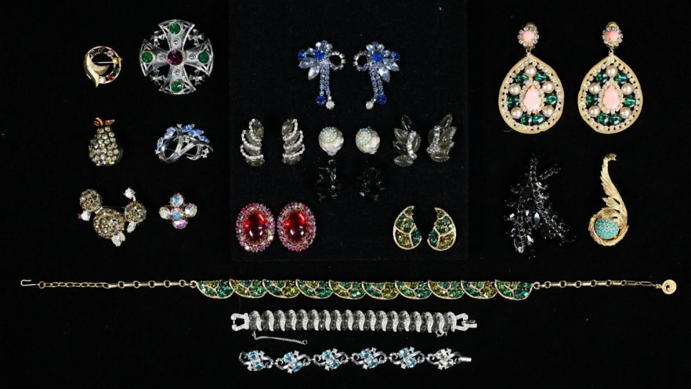 Lot 245: Grouping of Vintage Costume Jewelry
