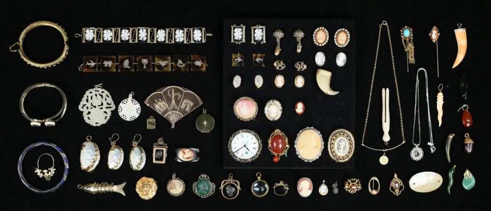 Lot 250: Lot of Cameos, Pendants, Bracelets, Earrings
