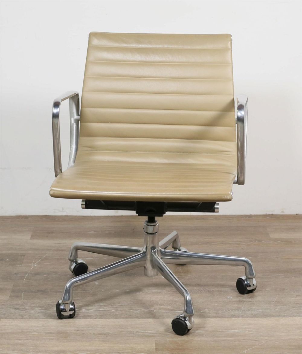 Lot 204: Eames for Herman Miller Aluminum Group Chair
