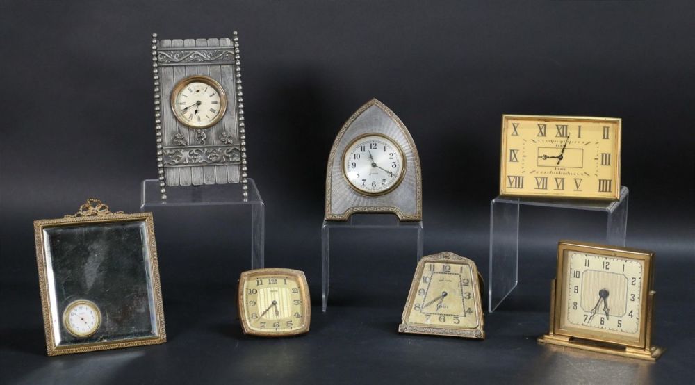 Lot 302: 7 Desk & Travel Clocks