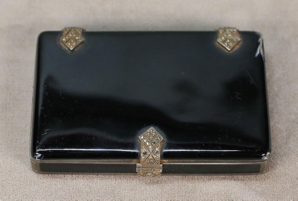 Lot 371: George Stockwell Sterling & Enamel Snuff Box