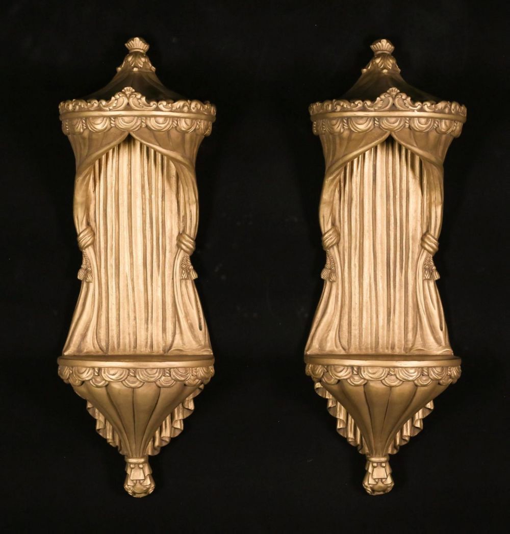 Lot 386: Pair of Resin Curtain Hanging Shelves