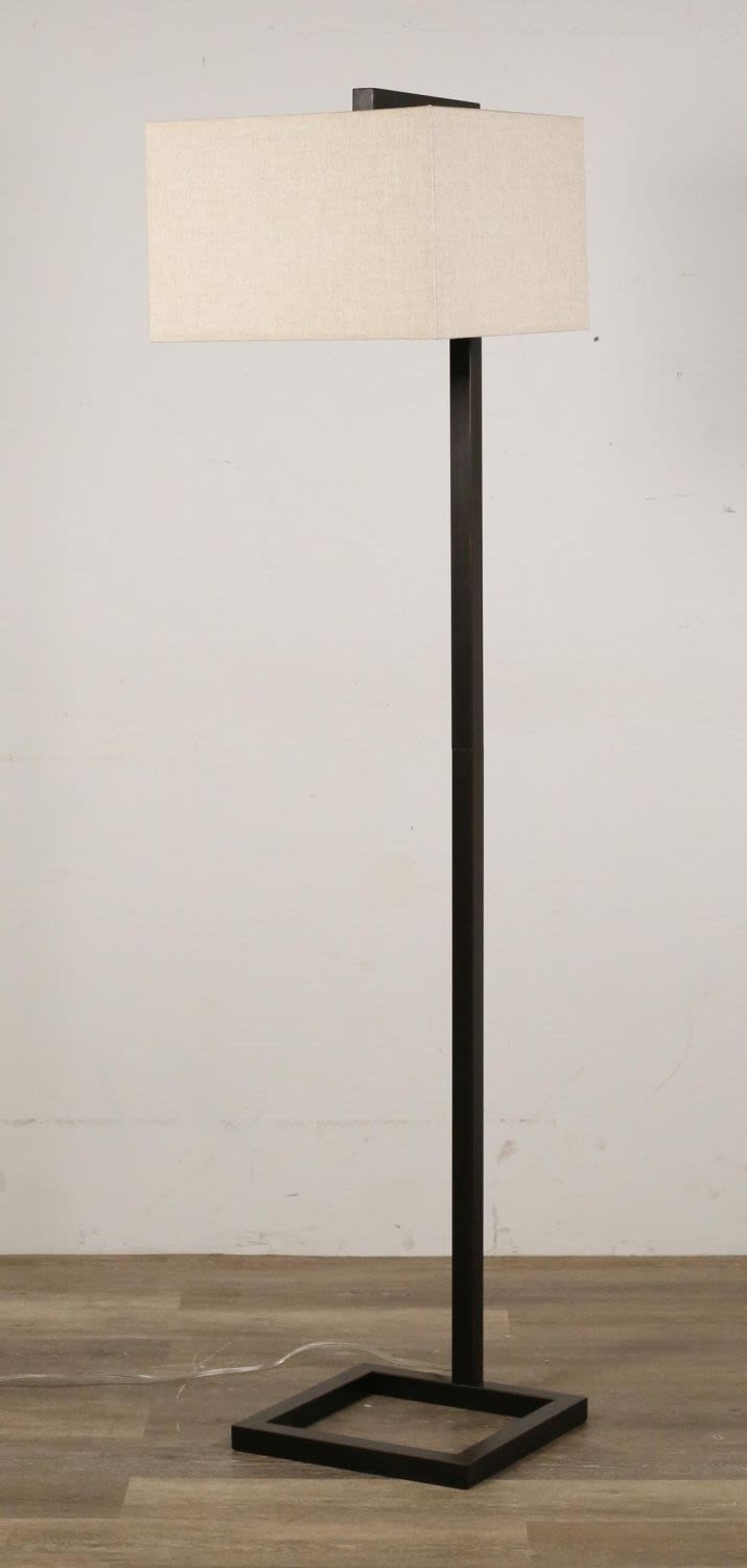 Lot 391: Pair of Kenroy Home Contemporary Floor Lamps
