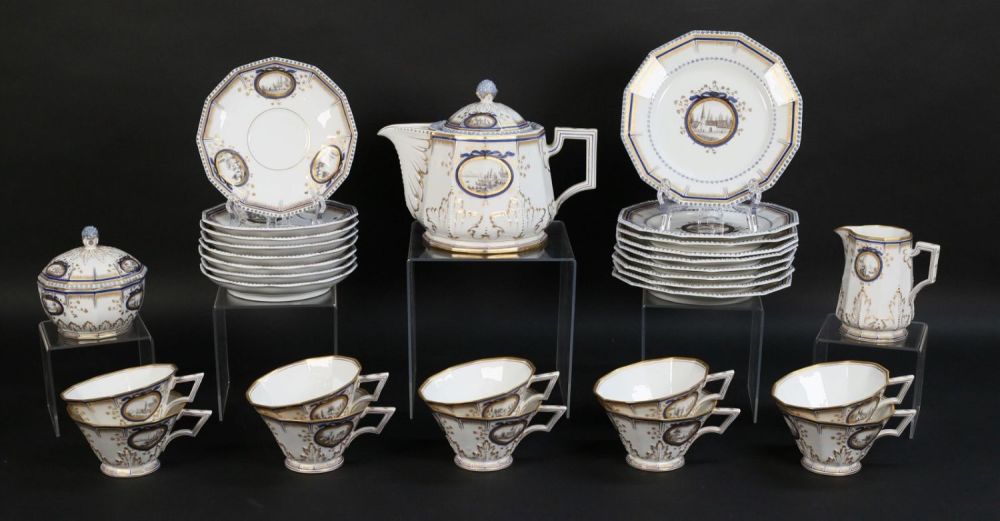 Lot 399: 30 Piece Nymphenburg Pearl King Dessert Set