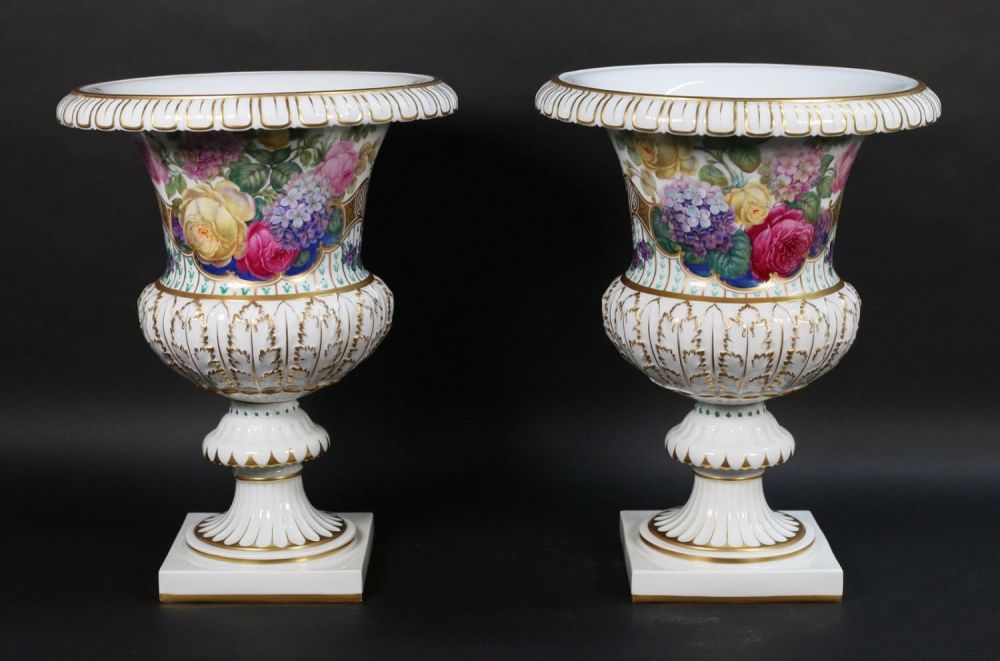 Lot 400: Pair of Furstenberg Porcelain Urns