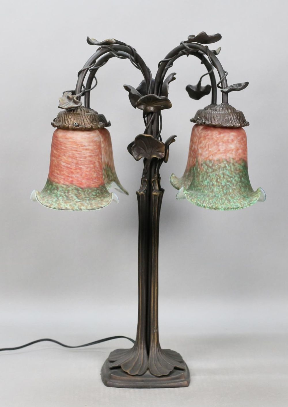 Lot 412: Tiffany Style Lily Pad Lamp