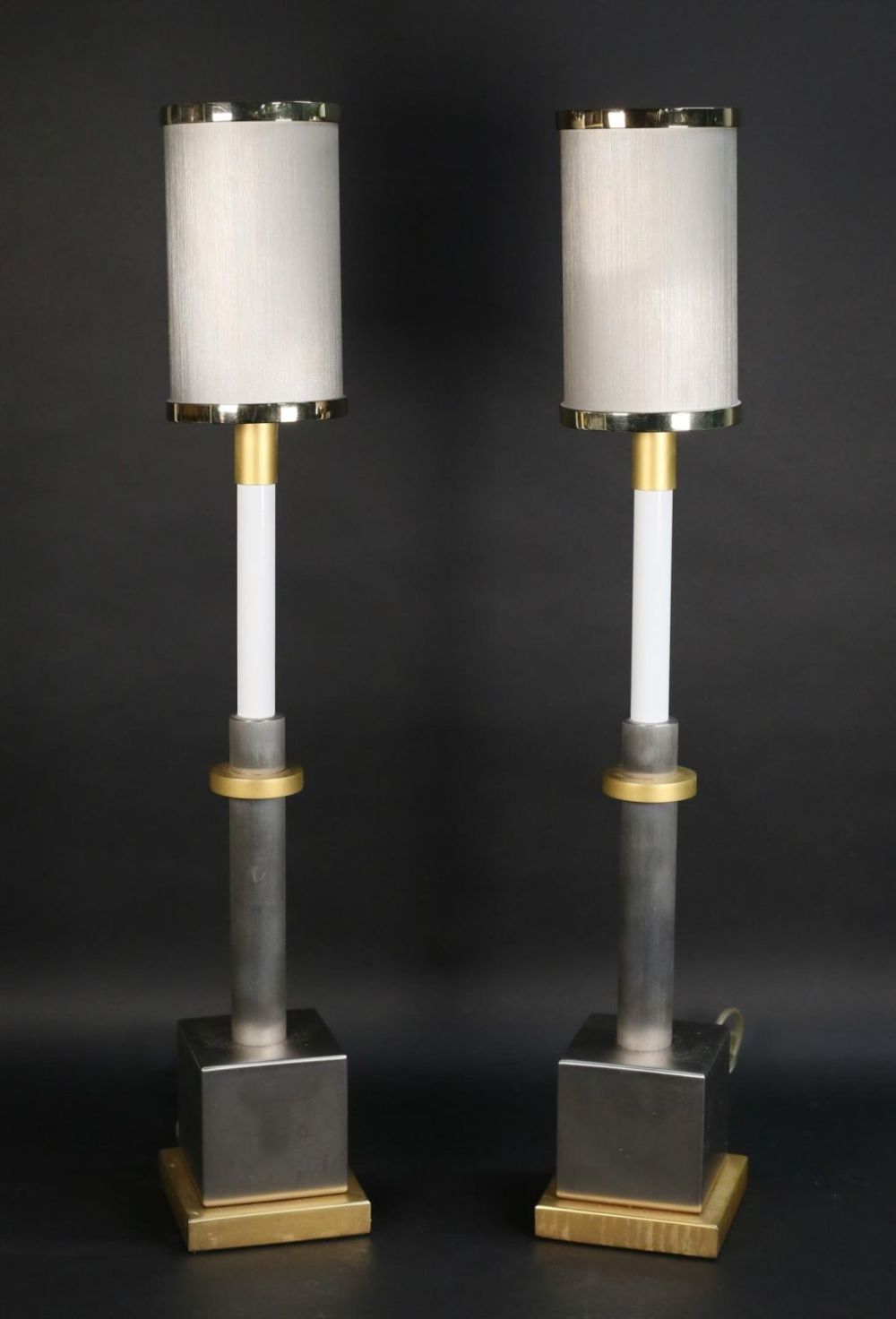 Lot 421: Pair of Modern Table Lamps