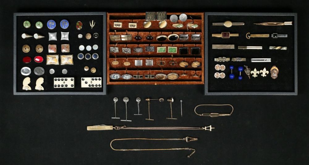 Lot 305: Vintage Men's Accessories Cuff Links Tie Bars