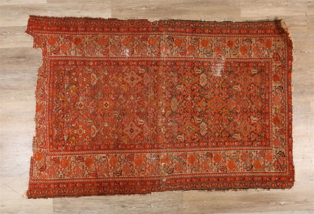 Lot 199: Persian Sarouk Style Rug