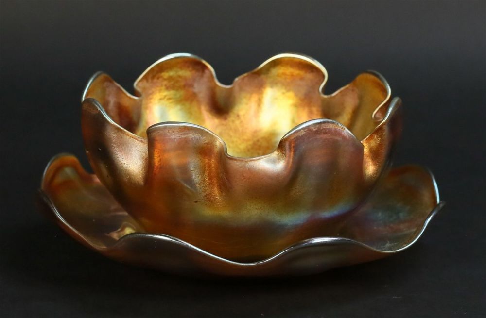 Lot 242: Tiffany Favrile Finger Bowl & Underplate