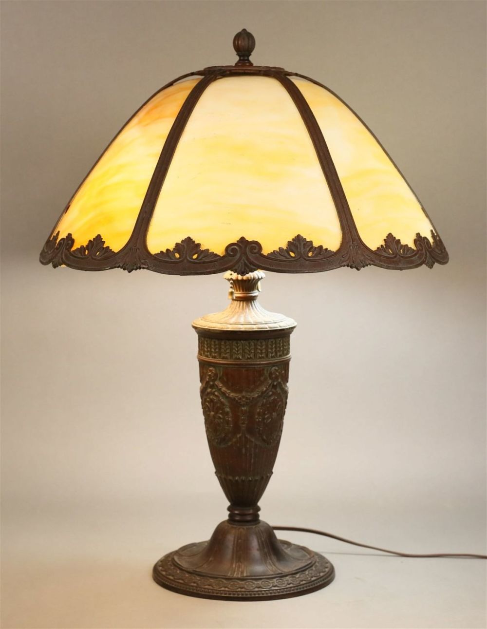 Lot 250: B&H Style Slag Glass Table Lamp