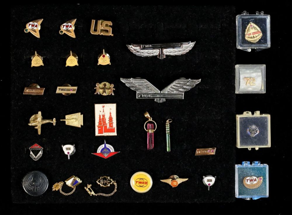 Lot 366: Lot of TWA & Organizational Pins