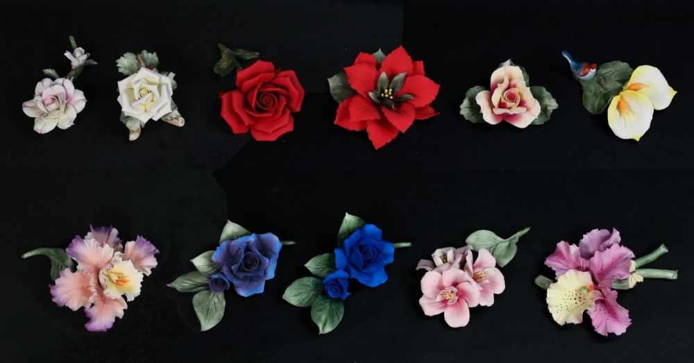 Lot 380: 11 Capodimonte Uno Alla Volta Porcelain Flowers