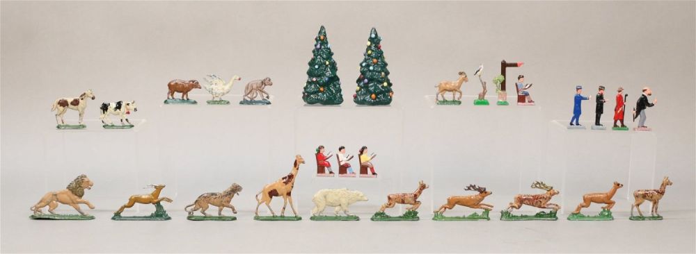 Lot 385: Lot of Lead Figures