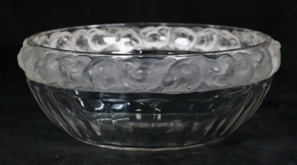 Lot 224: Lalique Mesanges Crystal Bowl