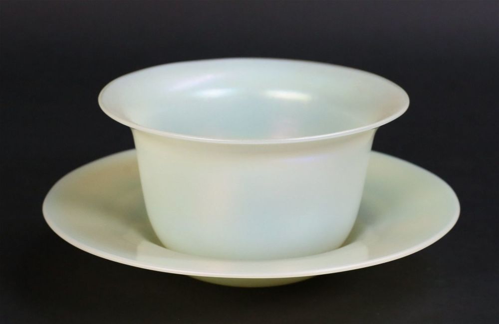 Lot 228: Steuben Carder Finger Bowl & Underplate